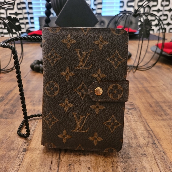Louis Vuitton porte paper zippe wallet monogram canvas